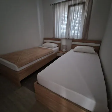 Apartman Petra * Vrsi